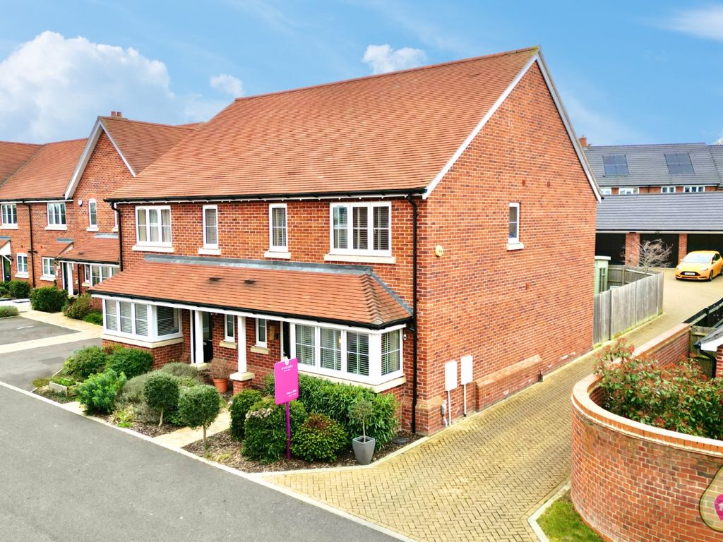 3 bed semidetached house for sale in Addams Mews, Spencers Wood