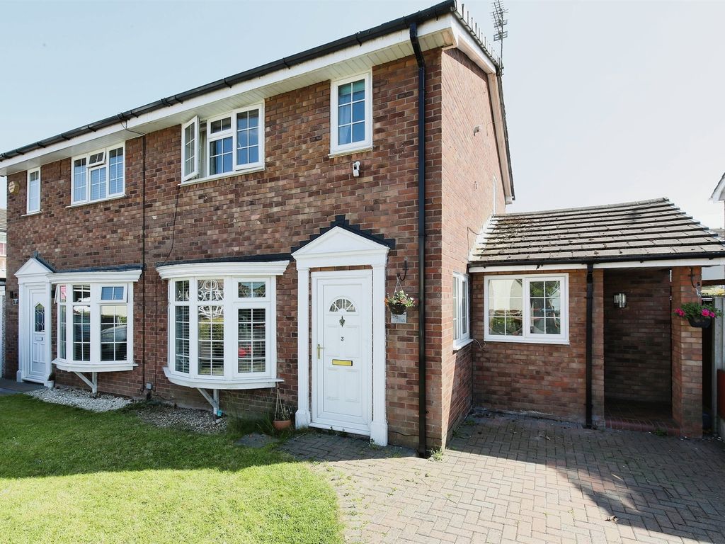 3 bed semidetached house for sale in Teal Close, Darnhall, Winsford