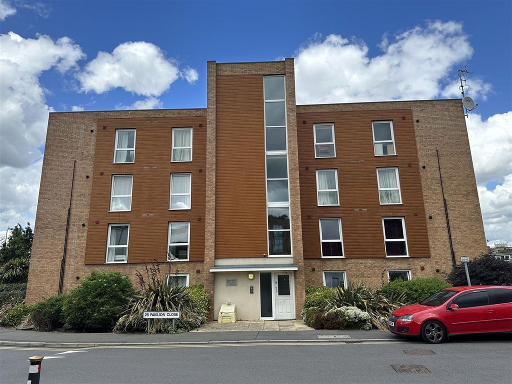 2 bed flat for sale in Pavilion Close, Freemans Common, Leicester LE2