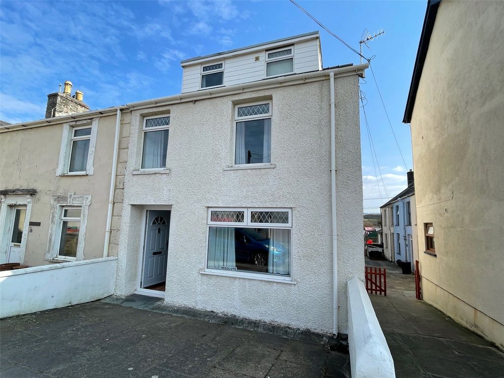 5 bed end terrace house for sale in High Street, Borth, Ceredigion SY24