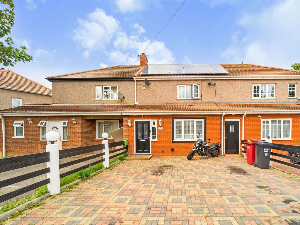 5 bed terraced house for sale in Northern Road, Slough SL2 Zoopla