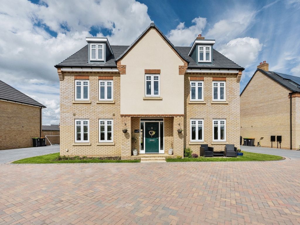 5 bed detached house for sale in Hobby Grove, Wixams, Bedford MK42, £