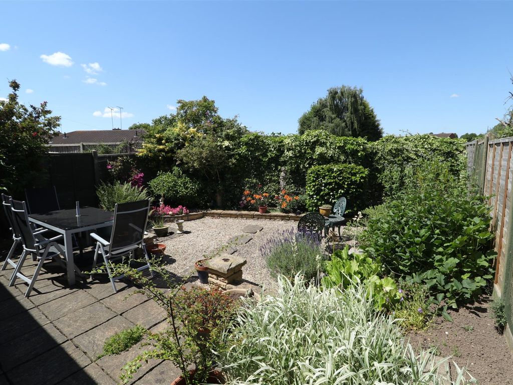 2 bed detached bungalow for sale in Beacon Road, RollestonOnDove, BurtonOnTrent DE13 Zoopla