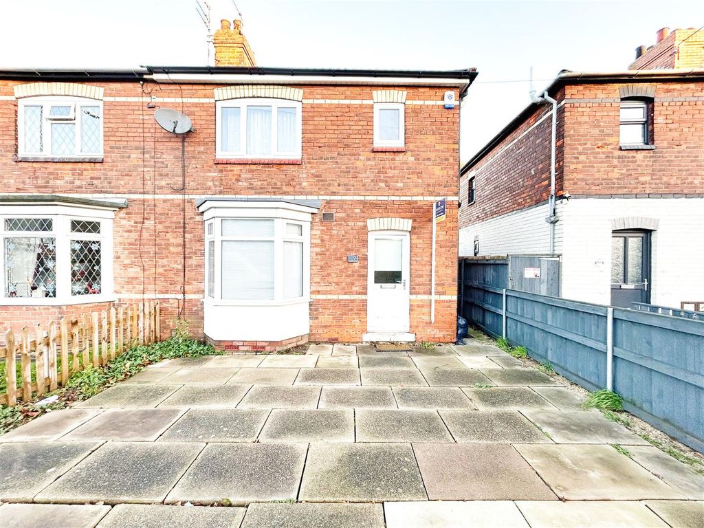 3 bed semidetached house for sale in Sutcliffe Avenue, Grimsby DN33, £