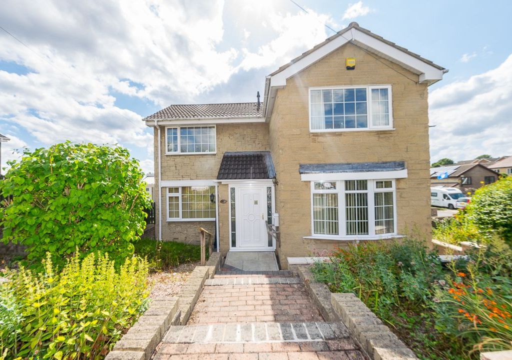 3 bed detached house for sale in Priory Road, Ossett WF5 Zoopla