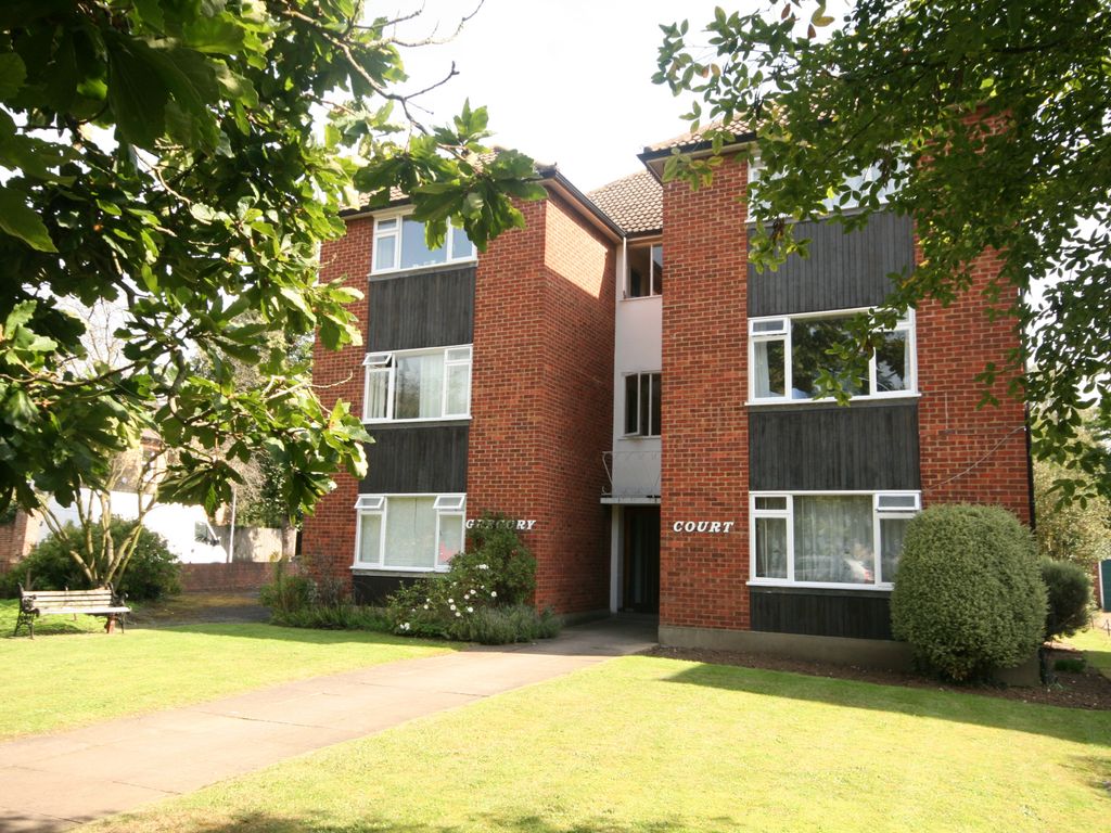 Studio to rent in The Avenue, Berrylands, Surbiton KT5 Zoopla