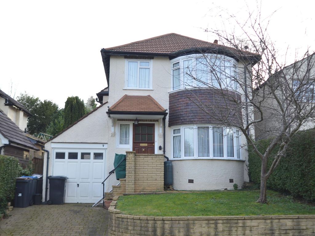 3 bed detached house for sale in The Vale, Coulsdon CR5, £550,000 Zoopla