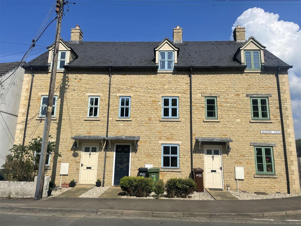4 bed terraced house to rent in Manor View, Woodmancote, Dursley GL11