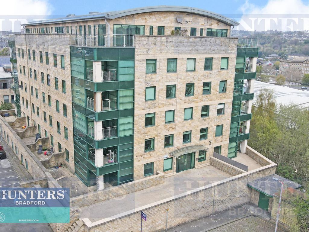 2 bed flat for sale in Stonegate House, Bradford BD1, £90,000 Zoopla
