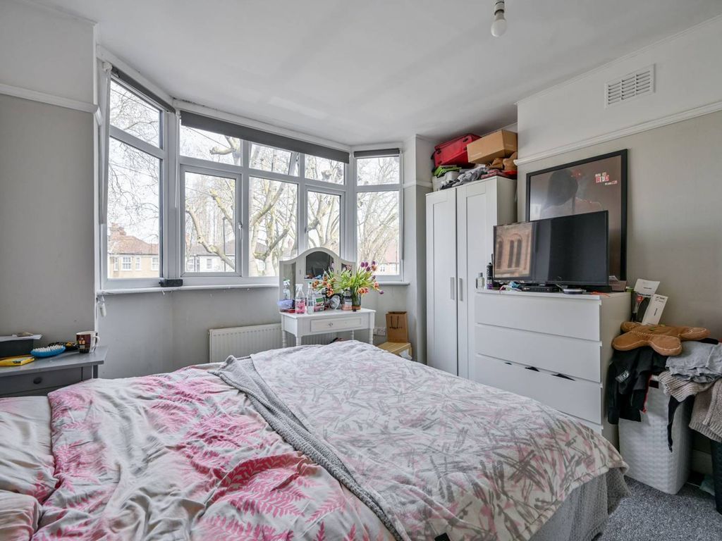 3 bed terraced house to rent in .Hatch Road, Norbury SW16 Zoopla