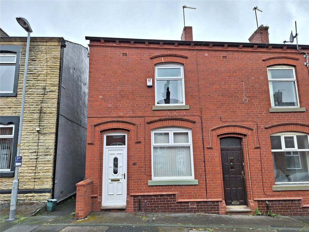 2 bed end terrace house for sale in Prince Street, Oldham