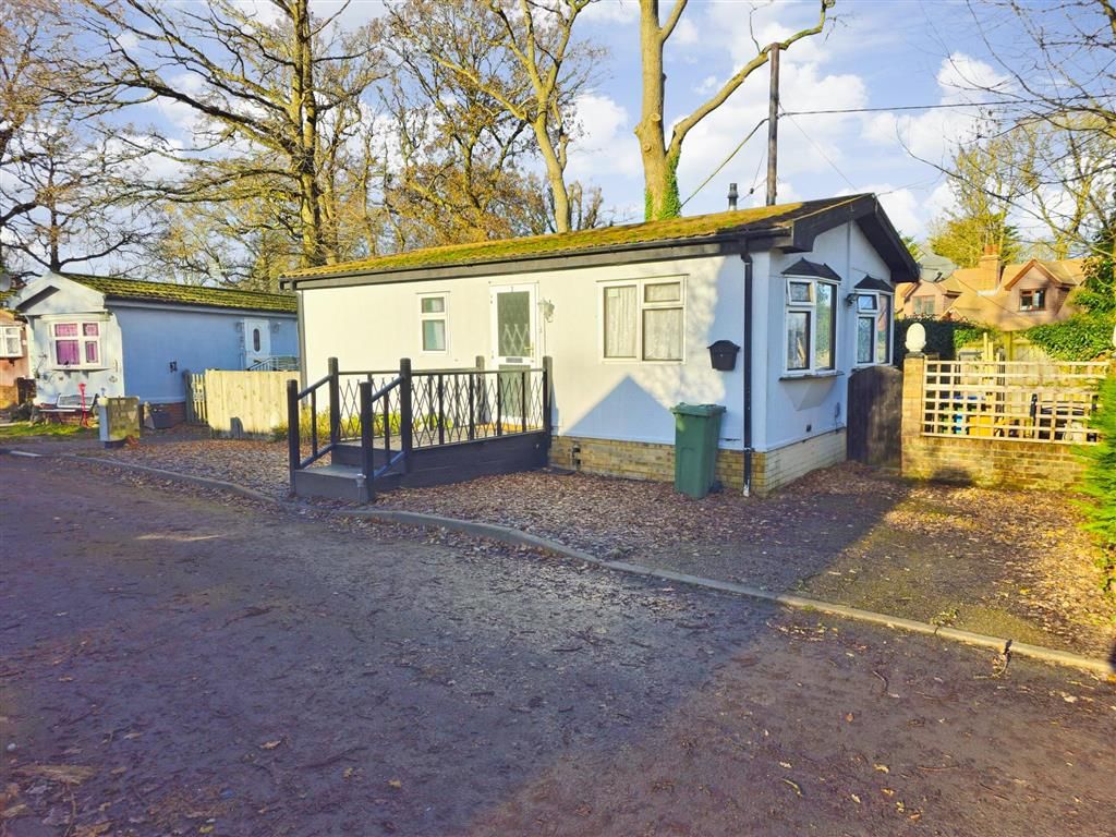2 bed mobile/park home for sale in London Road, West Kingsdown