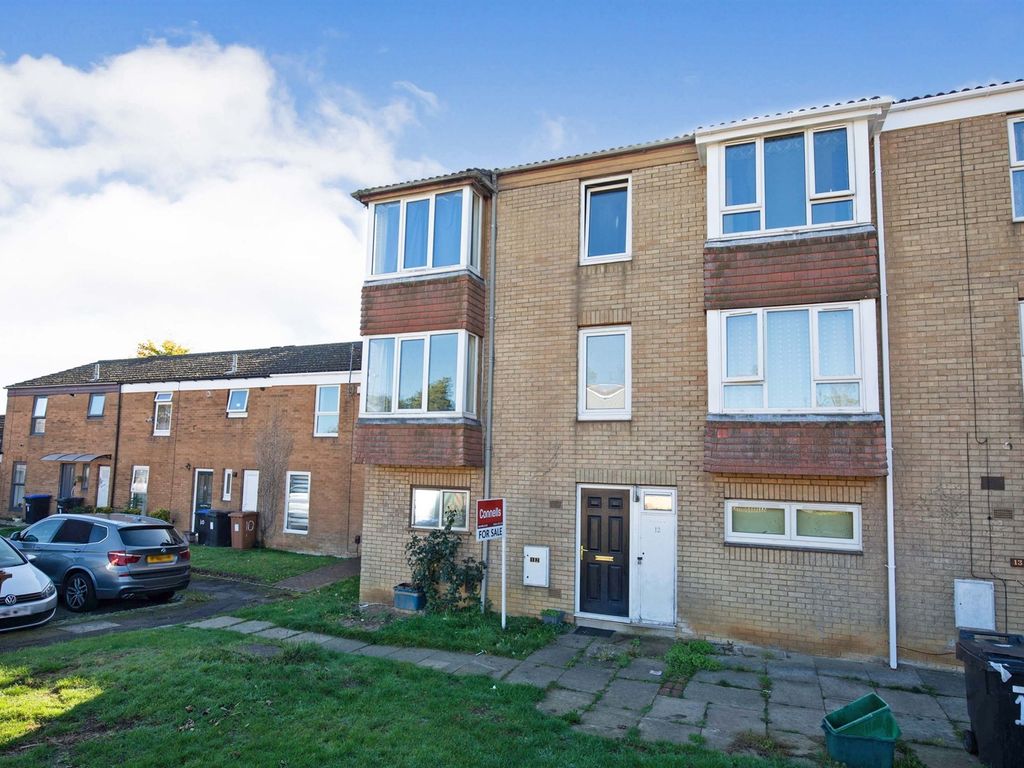 5 bed terraced house for sale in Long Mallows Rise, Northampton NN3