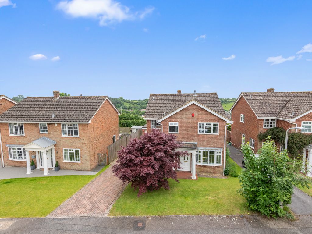 5 bed detached house for sale in The Spinney, Plympton, Plymouth PL7