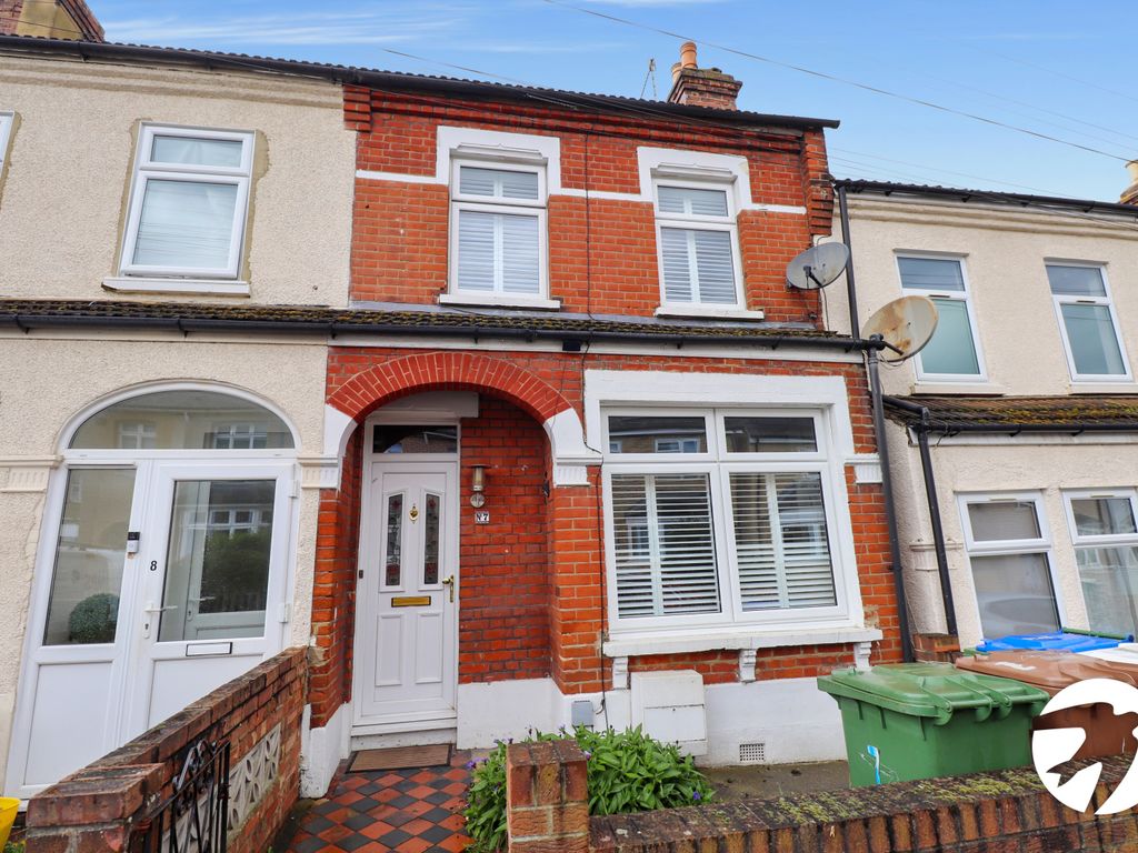 3 bed terraced house for sale in Edwards Road, Belvedere DA17, £375,000