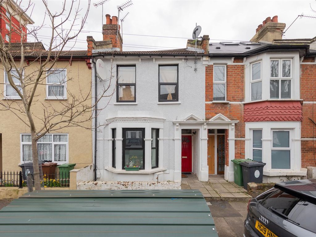 2 bed flat for sale in Parkstone Road, London E17, £425,000 Zoopla