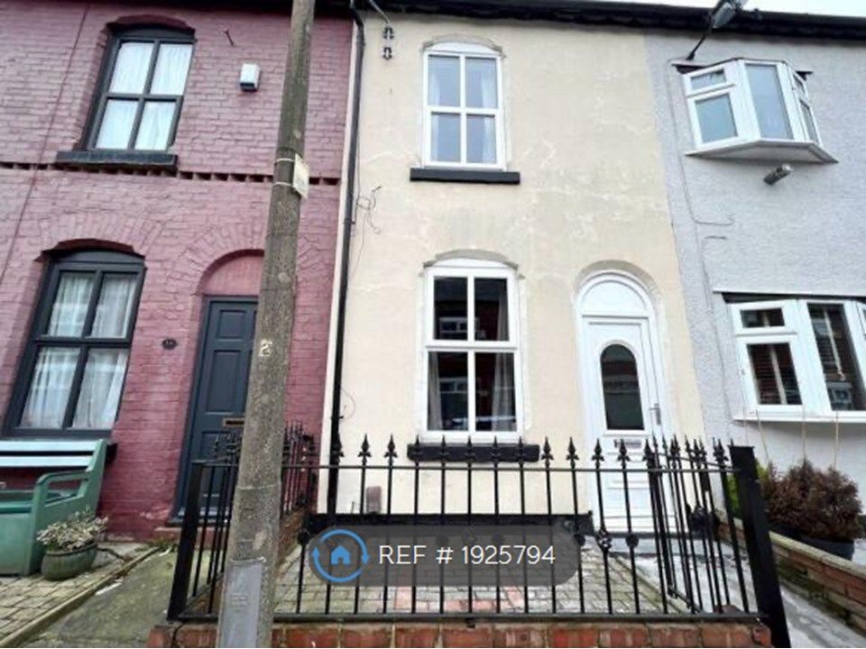 2 bed terraced house to rent in Salford, Salford M6, £950 pcm Zoopla