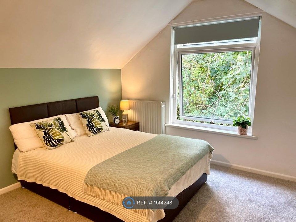 Room to rent in Commercial Street, Camborne TR14 Zoopla