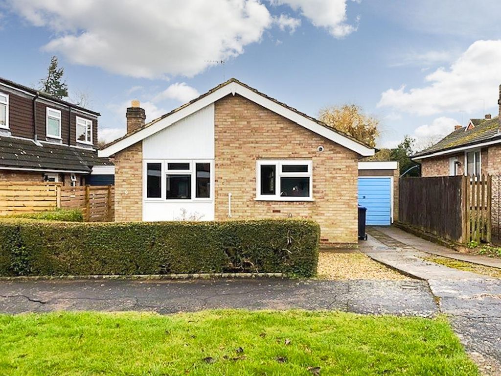 2 bed bungalow for sale in Brooklands Close, Daventry NN11 Zoopla