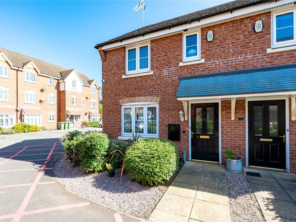 3 bed semidetached house for sale in Close, Lodge Park