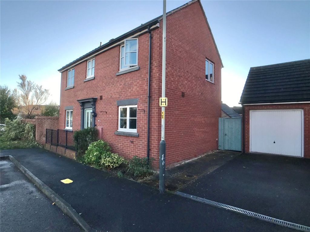 Kingfisher Drive, Cheltenham, Gloucestershire GL51