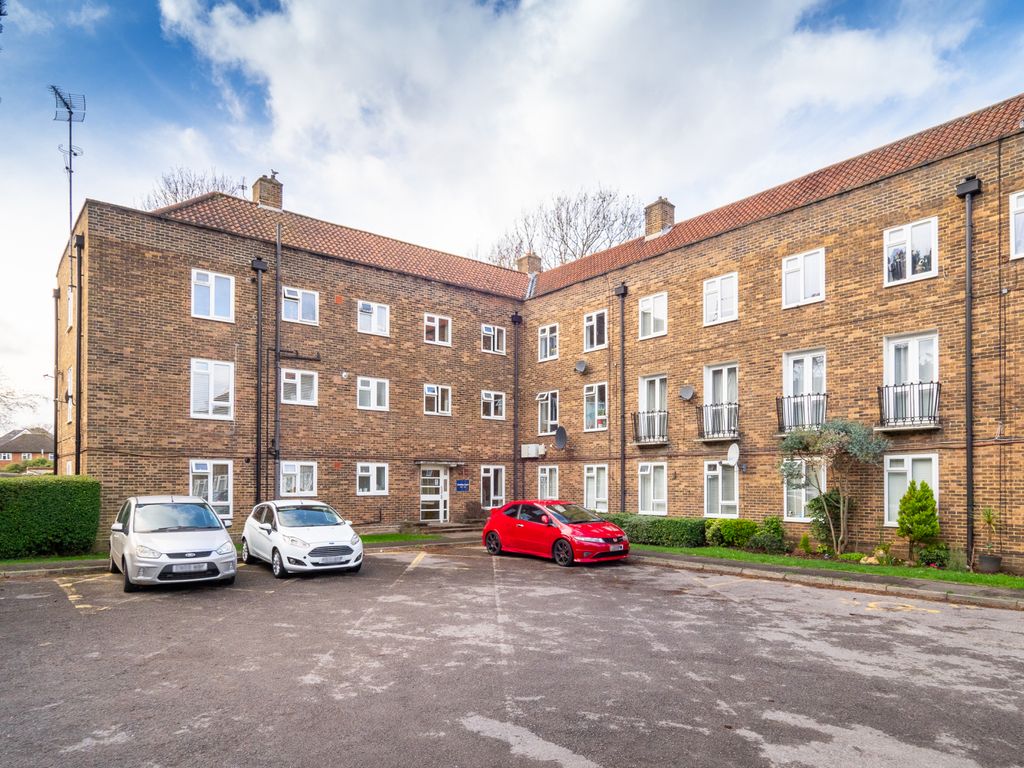 3 bed flat for sale in Malden Road, Cheam, Sutton SM3, £375,000 Zoopla