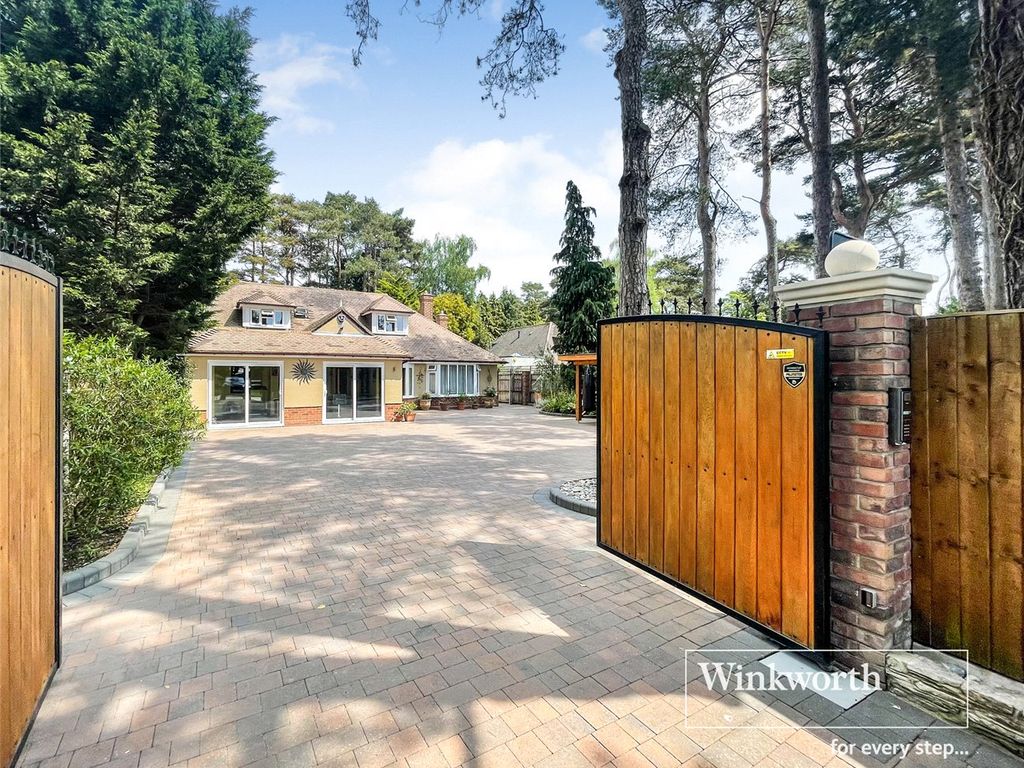 4 bed detached house for sale in New Road, West Parley, Ferndown BH22