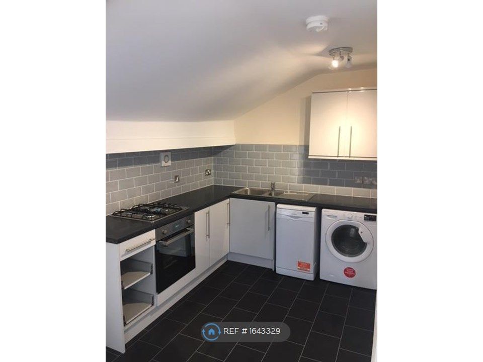 2 bed flat to rent in Victoria Road, Fallowfield, Manchester M14 Zoopla