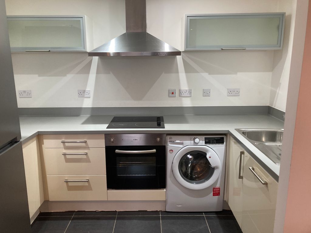 2 bed flat to rent in Cornhill, Liverpool L1, £950 pcm Zoopla