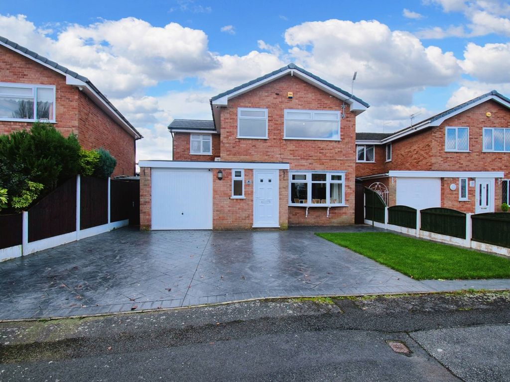 4 bed detached house for sale in Lawson Close, Woolston, Warrington WA1