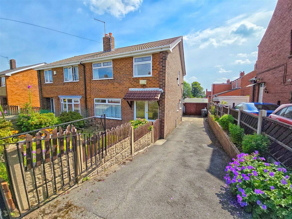 3 bed semidetached house for sale in Hedge Lane, Darton, Barnsley S75