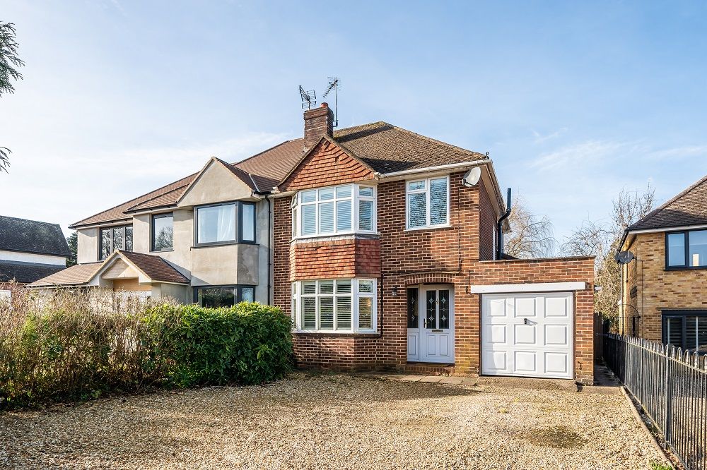 3 bed semidetached house for sale in Old Woosehill Lane, Wokingham
