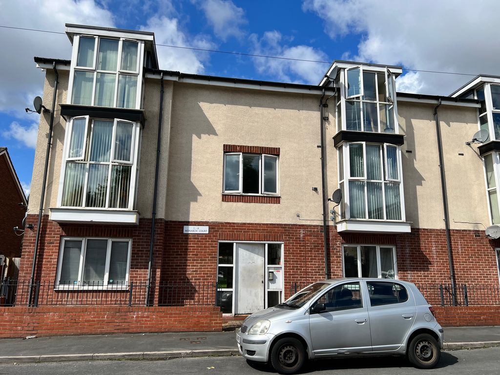 2 bed flat to rent in Cook Street, Wednesbury WS10 Zoopla