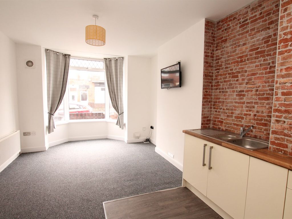 2 bed flat to rent in Sherburn Street, Hull HU9 Zoopla
