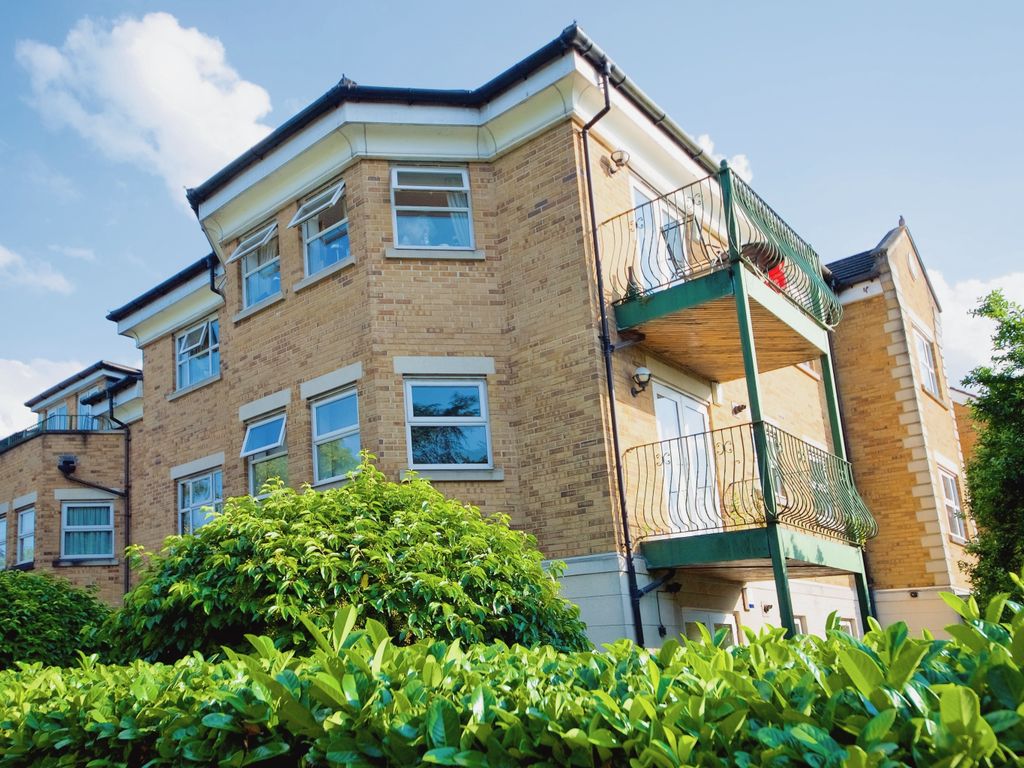 2 bed flat for sale in The Ridgeway, Enfield EN2 Zoopla