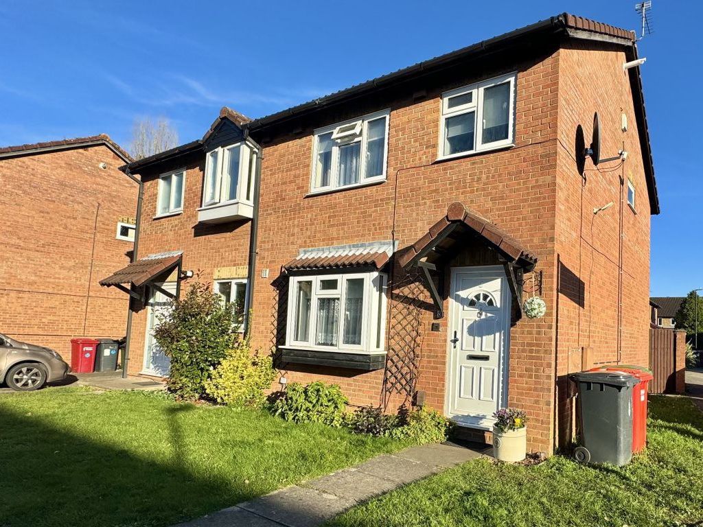 3 bed property to rent in Haig Drive, Cippenham, Slough SL1, £1,800 pcm