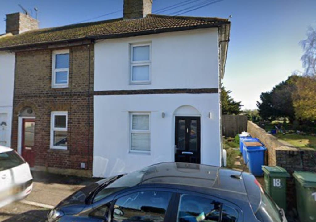 2 bed end terrace house for sale in The Street, Iwade, Sittingbourne