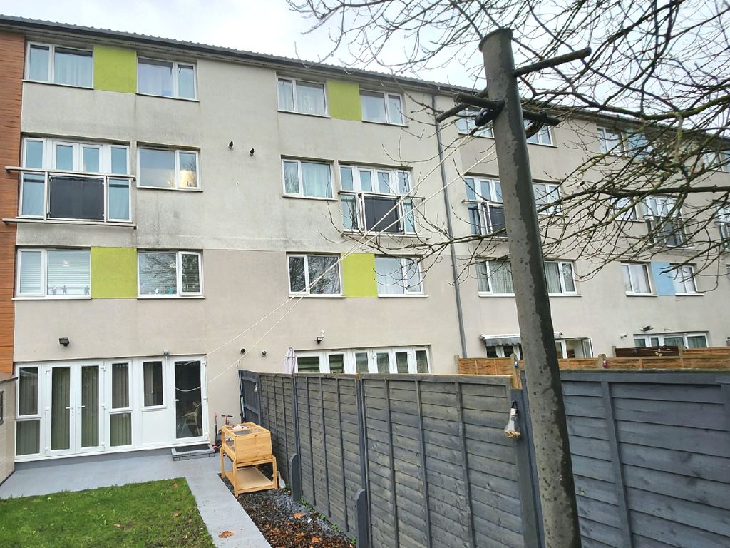 2 bed for sale in Fishers Close, Waltham Cross EN8 Zoopla