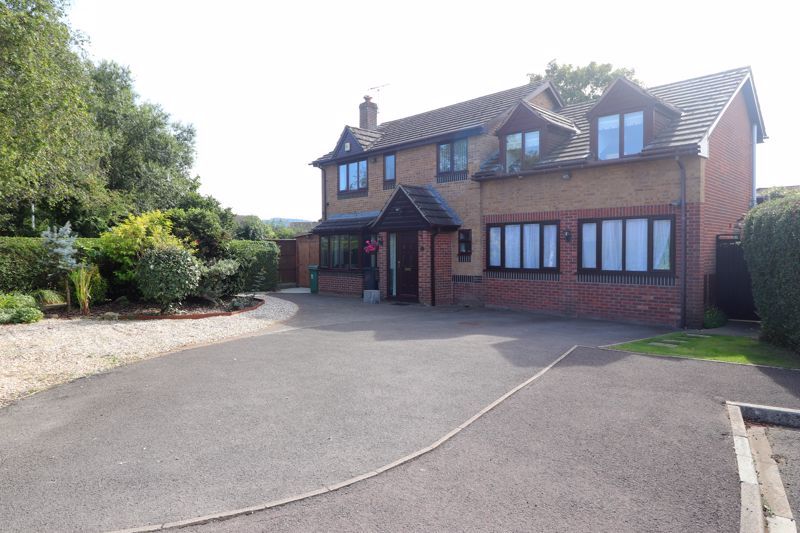 5 bed detached house for sale in Faldo Close, Abbeymead, Gloucester GL4