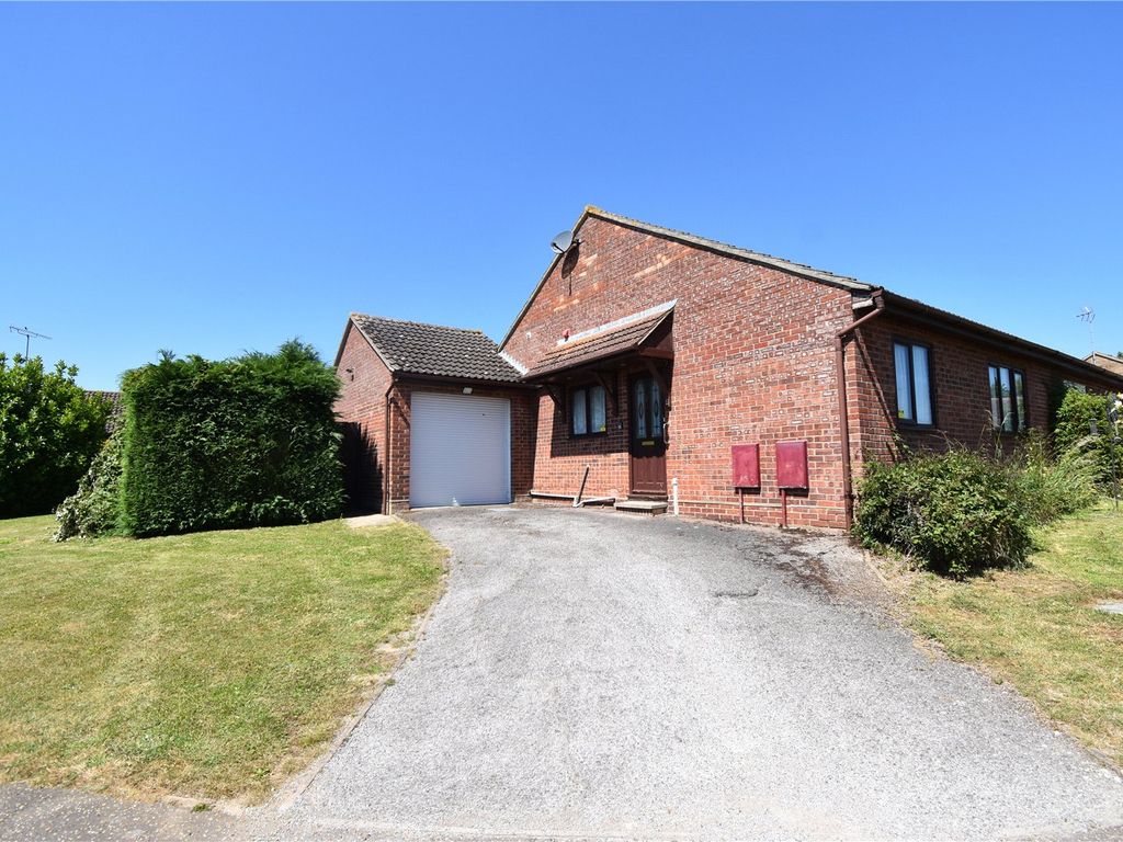 2 bed bungalow for sale in Bexley Avenue, Harwich, Essex CO12, £230,000