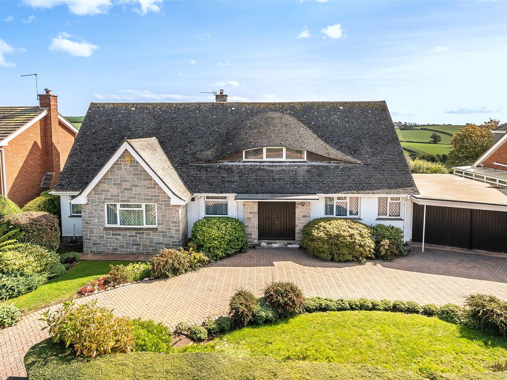 6 bed detached house for sale in Douglas Avenue, Exmouth EX8, £800,000