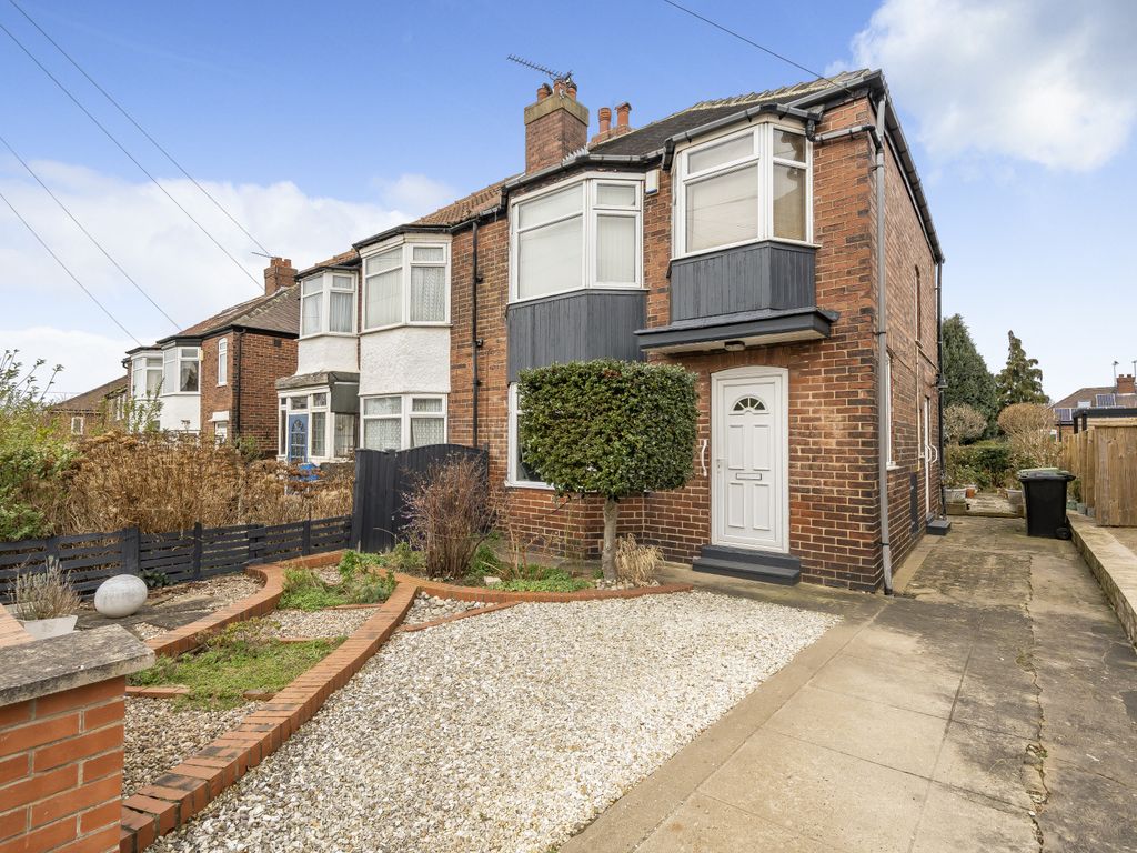 3 bed semidetached house for sale in Gledhow Park Avenue, Chapel