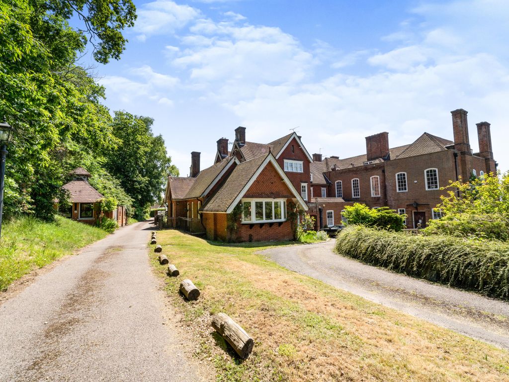 4 bed detached house for sale in Barhatch Lane, Cranleigh, Surrey GU6 Zoopla
