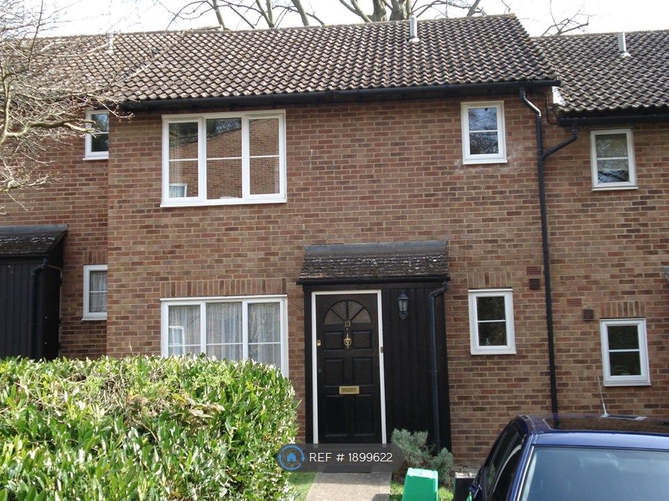 2 bed to rent in Badgers Copse, Orpington BR6, £1,450 pcm