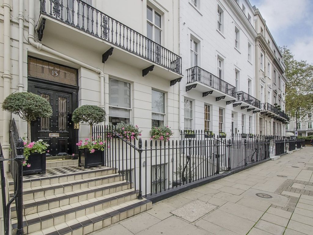 1 bed flat for sale in Chesham Place, London SW1X, £1,100,000 Zoopla
