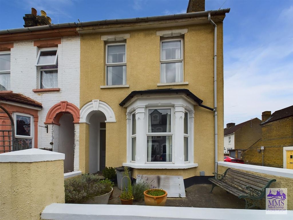 3 Bed End Terrace House For Sale In Grove Road Strood Rochester Me2