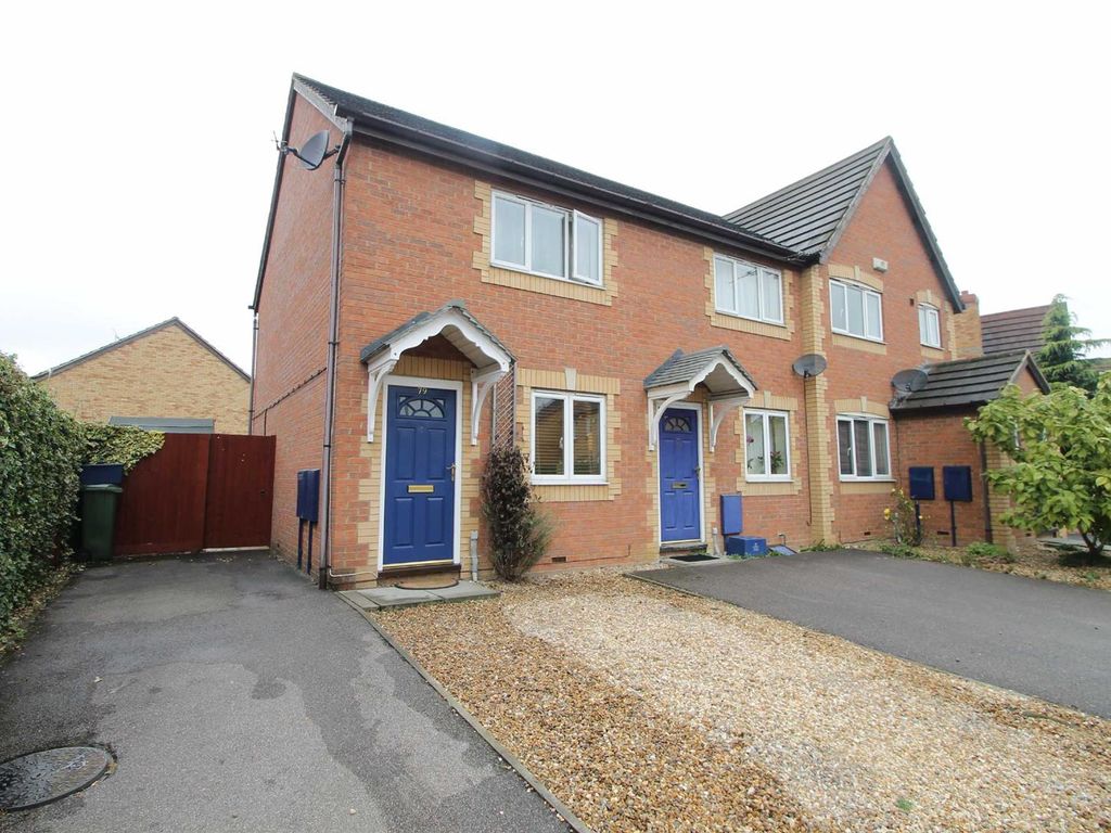 2 bed semidetached house to rent in Sorrell Drive, Newport Pagnell
