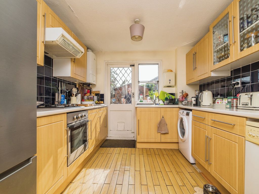 3 bed end terrace house for sale in Ormonde Avenue, Epsom, Surrey KT19