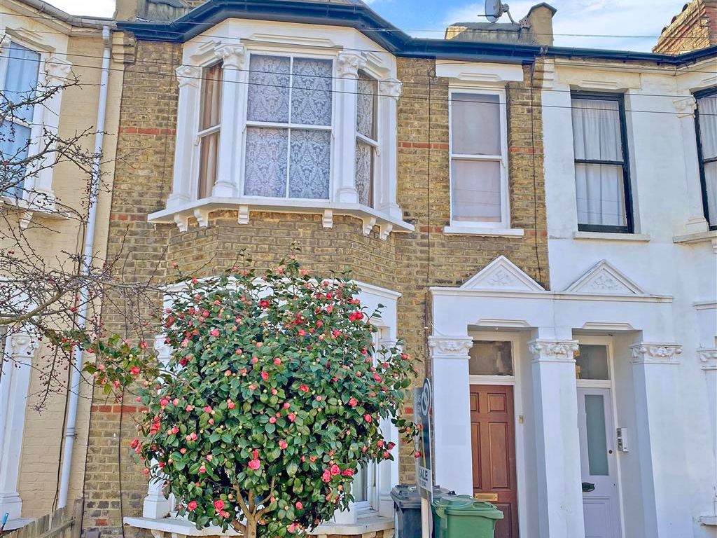 1 bed flat for sale in Mayville Road, London E11, £250,000 Zoopla