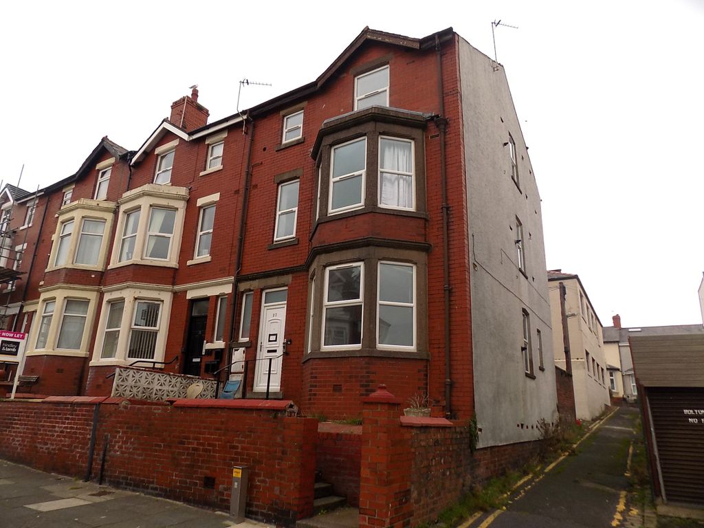 2 bed flat to rent in Alfred Street, Blackpool FY1 Zoopla